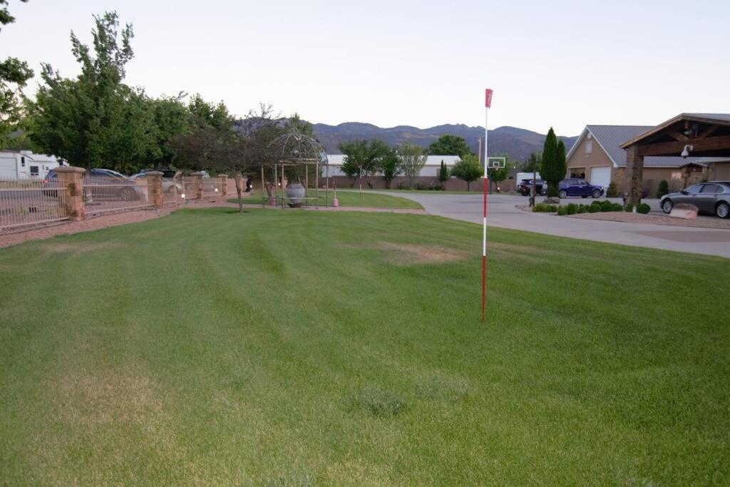 Tacit Shadow Resort Paradise Deluxe Suite, Gym, Coffee Bar, Hot-Tub, Free Laundry, Food Available Parowan Eksteriør bilde