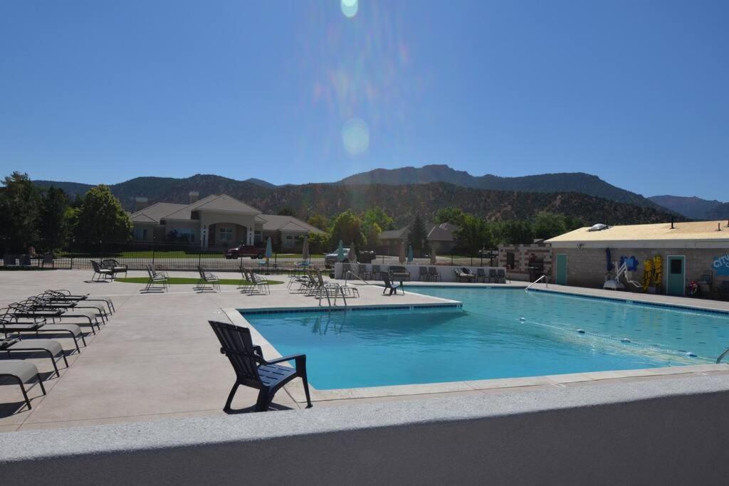 Tacit Shadow Resort Paradise Deluxe Suite, Gym, Coffee Bar, Hot-Tub, Free Laundry, Food Available Parowan Eksteriør bilde