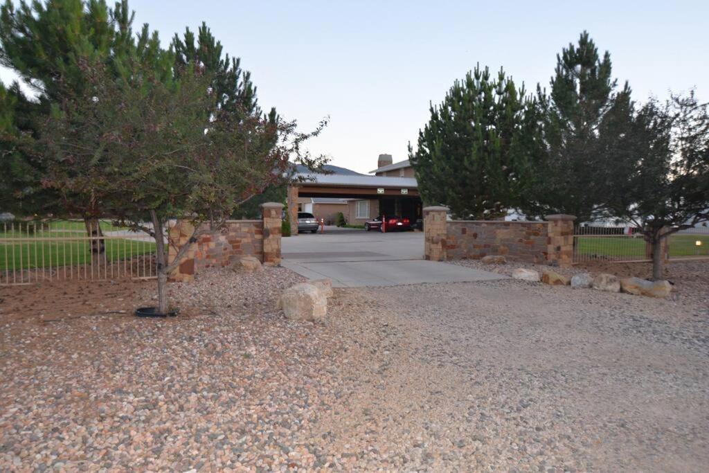 Tacit Shadow Resort Paradise Deluxe Suite, Gym, Coffee Bar, Hot-Tub, Free Laundry, Food Available Parowan Eksteriør bilde